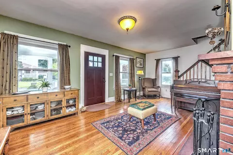 Entry Way - 48 John St, Trumbull, CT 06611 photo 2 of 6