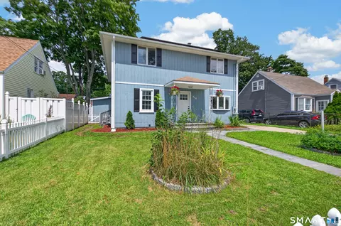 214 Burnsford Ave, Bridgeport, CT 06606