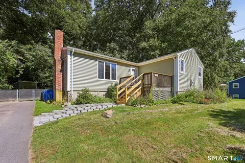 144 Woodland Dr, Uncasville, CT 06382