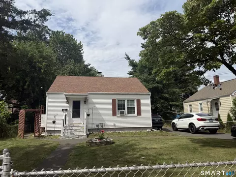 44 Oxford Dr, East Hartford, CT 06118