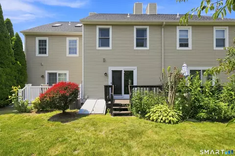 Exterior - 16 Braintree Ct #16, Suffield, CT 06078 photo 5 of 5
