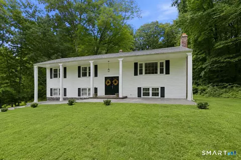 208 Chimney Sweep Hill Rd, Glastonbury, CT 06033