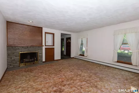 Living - 447 Pumpkin Hill Rd, Ledyard, CT 06339 photo 3 of 3