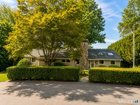 Exterior - 14 Indian Trl, Brookfield, CT 06804 photo 3 of 10