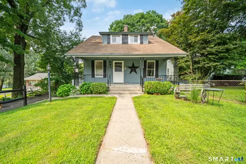 11 Barker Ter, Wolcott, CT 06716