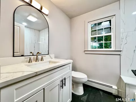 Bath - 32 Forest Ct N, Hamden, CT 06518 photo 1 of 4