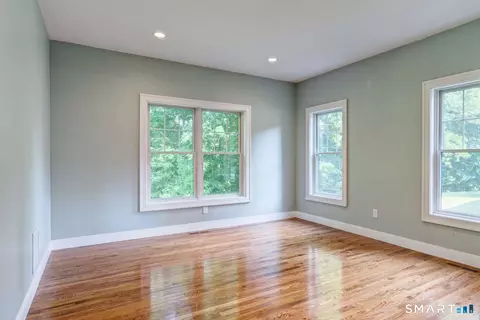 Living - 70 Apple Hl, Wethersfield, CT 06109 photo 6 of 6