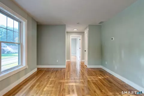 Entry Way - 70 Apple Hl, Wethersfield, CT 06109 photo 8 of 10