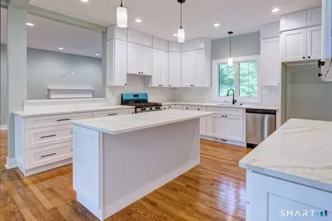 Kitchen - 70 Apple Hl, Wethersfield, CT 06109 photo 2 of 5