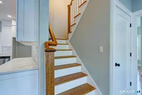 Entry Way - 70 Apple Hl, Wethersfield, CT 06109 photo 10 of 10