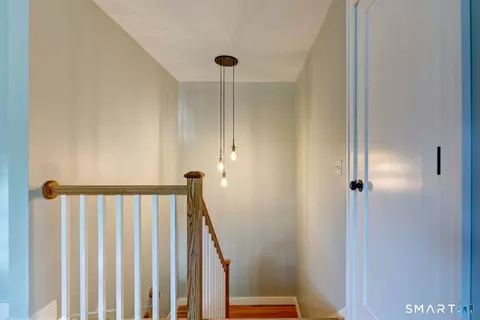 Entry Way - 70 Apple Hl, Wethersfield, CT 06109 photo 9 of 10
