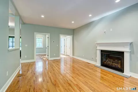 Living - 70 Apple Hl, Wethersfield, CT 06109 photo 4 of 6