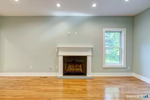 Living - 70 Apple Hl, Wethersfield, CT 06109 photo 5 of 6