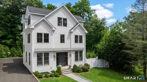 6 Down River Rd #2, New Canaan, CT 06840