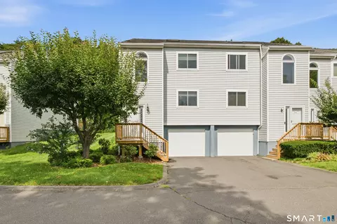 27 Sunridge Ln #27, Cromwell, CT 06416