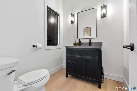 Bath - 37 Luca Ln, Wethersfield, CT 06109 photo 5 of 5