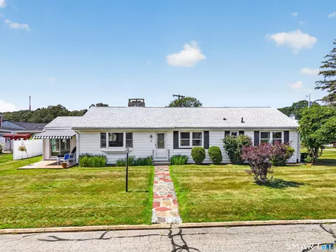 4 Race Rock Rd, Waterford, CT 06385