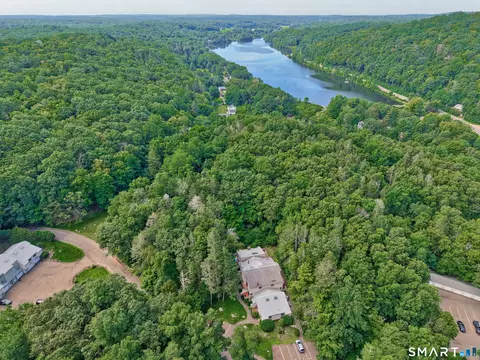 17 Wauwinet Ct #17, Guilford, CT 06437