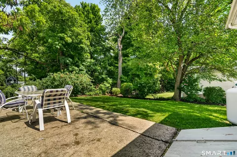 Exterior - 78 Arrowhead Rd, Brookfield, CT 06804 photo 5 of 10