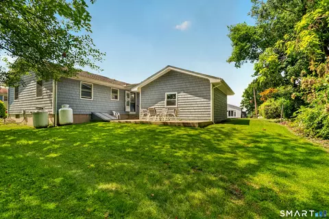 Exterior - 78 Arrowhead Rd, Brookfield, CT 06804 photo 6 of 10