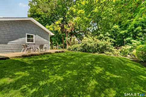 Exterior - 78 Arrowhead Rd, Brookfield, CT 06804 photo 7 of 10