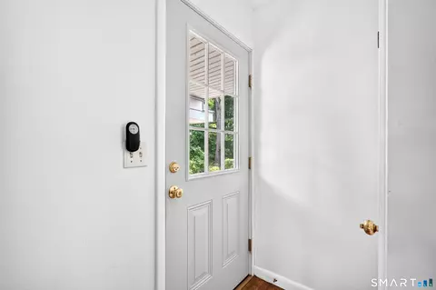 Entry Way - 78 Arrowhead Rd, Brookfield, CT 06804 photo 3 of 3
