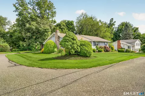 Exterior - 78 Arrowhead Rd, Brookfield, CT 06804 photo 2 of 10