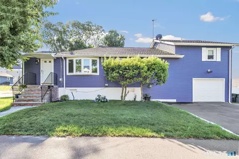 7 Chester St, Milford, CT 06460