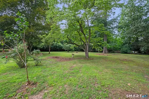 Exterior - 37 Pilgrim Dr, Windsor, CT 06095 photo 6 of 8