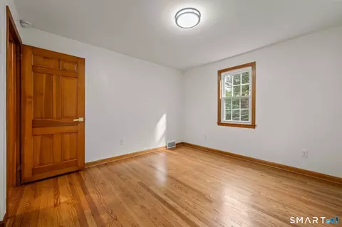Bedroom - 37 Pilgrim Dr, Windsor, CT 06095 photo 6 of 13