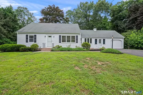 Exterior - 37 Pilgrim Dr, Windsor, CT 06095 photo 4 of 8
