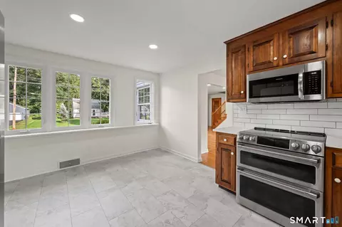 Kitchen - 37 Pilgrim Dr, Windsor, CT 06095 photo 1 of 4