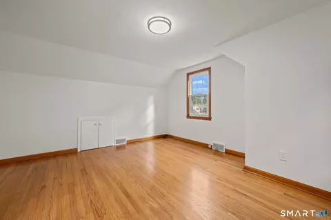 Bedroom - 37 Pilgrim Dr, Windsor, CT 06095 photo 9 of 13