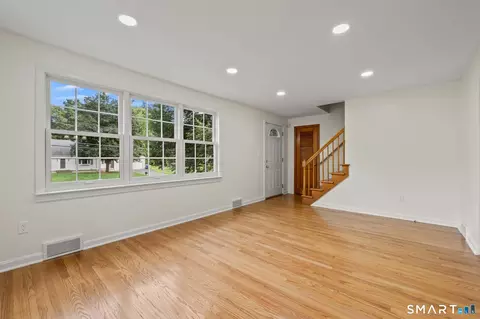 Living - 37 Pilgrim Dr, Windsor, CT 06095 photo 1 of 8