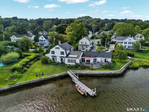 8 Park Pl, Mystic, CT 06355