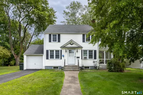 810 Huntington Tpke, Bridgeport, CT 06610
