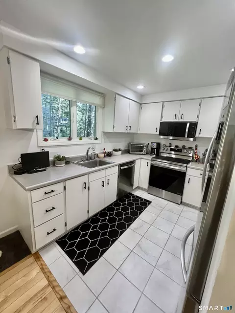 Kitchen - 427 Trailsend Dr, Torrington, CT 06790 photo 1 of 3