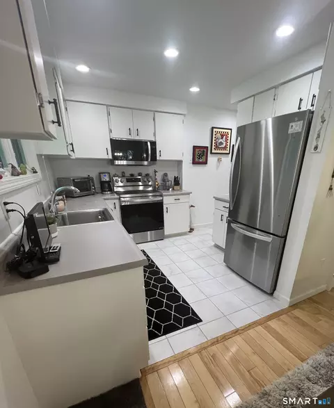 Kitchen - 427 Trailsend Dr, Torrington, CT 06790 photo 2 of 3