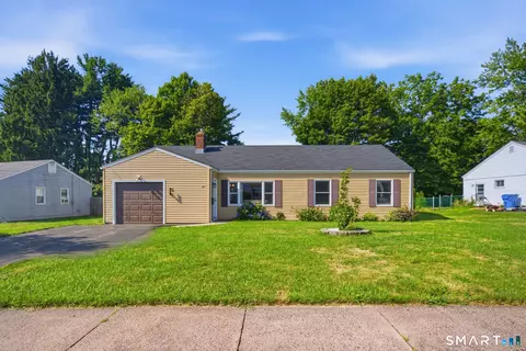 82 Weaver Rd, Manchester, CT 06042
