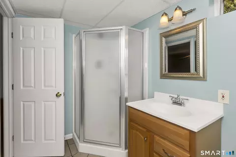 Bath - 31 Broadleaf Cir, Suffield, CT 06093 photo 4 of 4