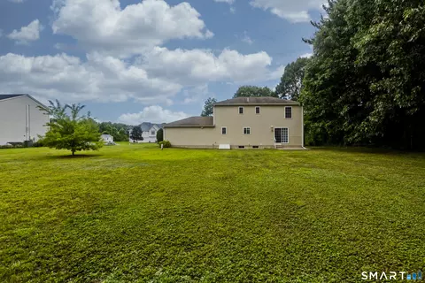 Exterior - 31 Broadleaf Cir, Suffield, CT 06093 photo 2 of 2