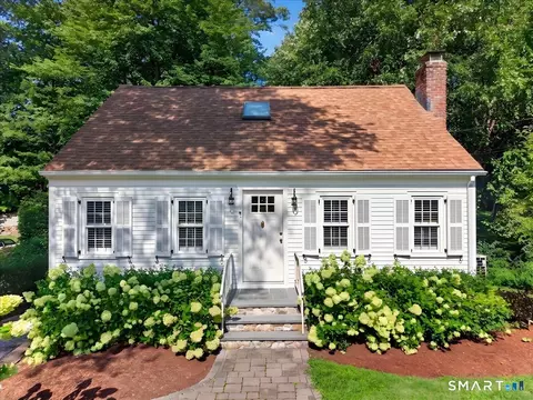 40 Sunset Ter, Essex, CT 06426
