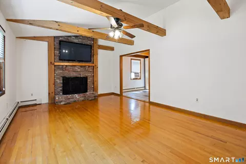Living - 44 Juggernaut Rd, Prospect, CT 06712 photo 3 of 7