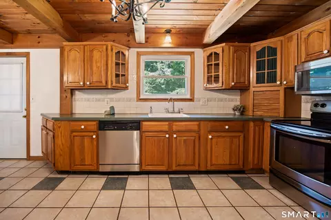 Kitchen - 44 Juggernaut Rd, Prospect, CT 06712 photo 2 of 3