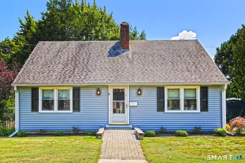 4 Pine Pl, Clinton, CT 06413