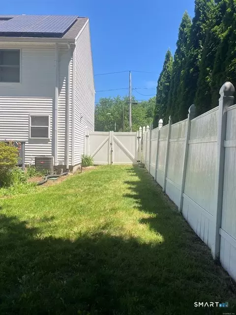 Exterior - 93 Thomas St, Hamden, CT 06514 photo 6 of 7