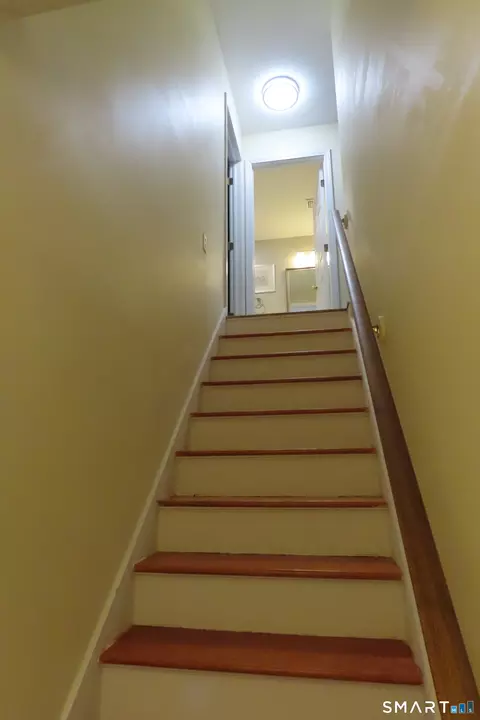 Entry Way - 93 Thomas St, Hamden, CT 06514 photo 3 of 4