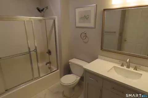 Bath - 93 Thomas St, Hamden, CT 06514 photo 1 of 1