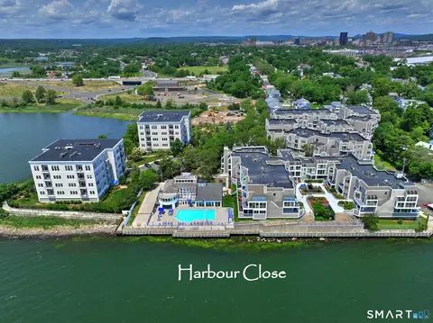 111 Harbour Close Close #111, Branford, CT 06405