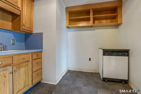 Kitchen - 58 Long Pond Rd S, Ledyard, CT 06339 photo 3 of 3
